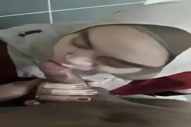 Isapan Lidah Maut Bikin Pacar Muncrat Bebas